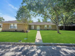 15712 Kingscrest Cir, Dallas, TX 75248