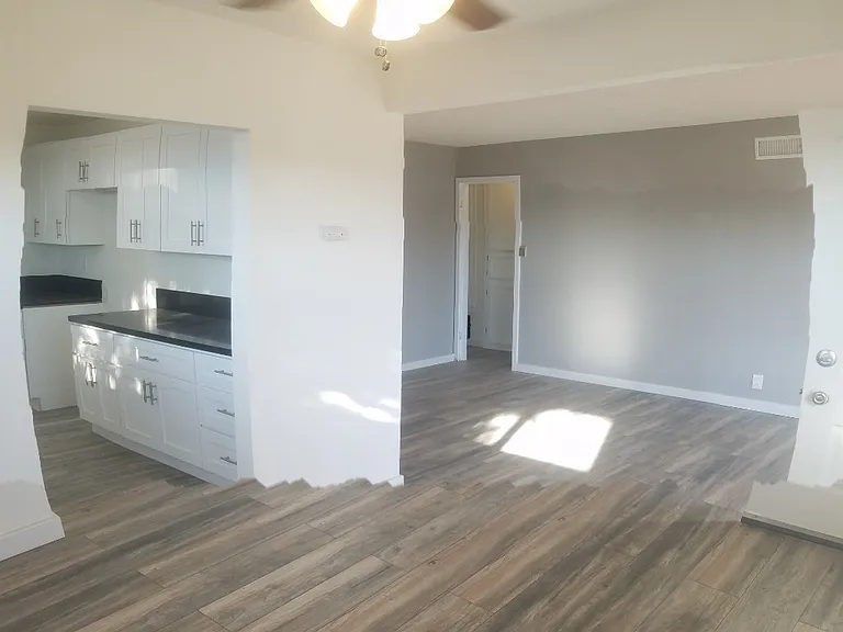 12001 College Ave — Photo 3