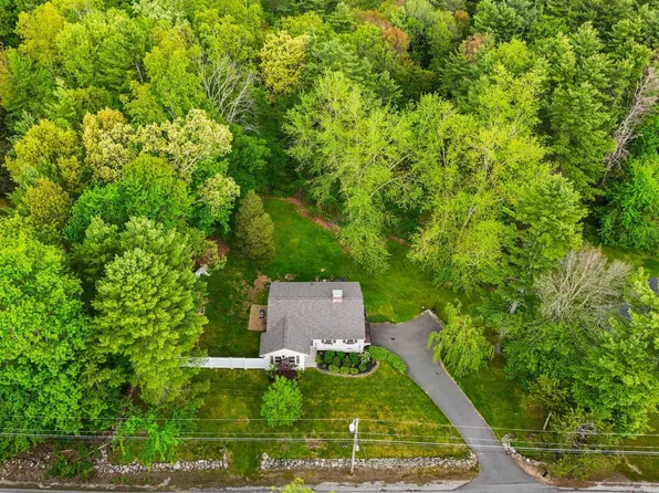 352 East Road, Hampstead, NH 03841