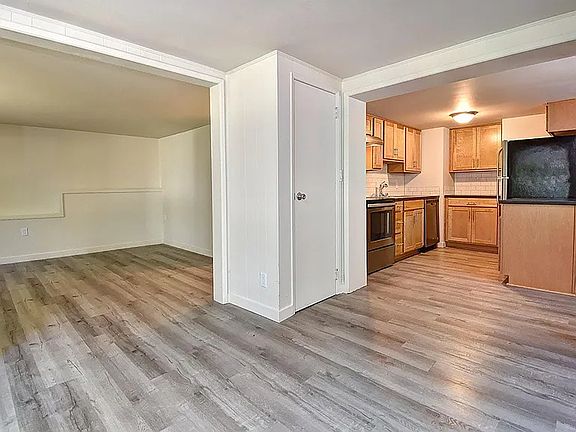 2nd image of 14018 1/2 Midvale Ave N