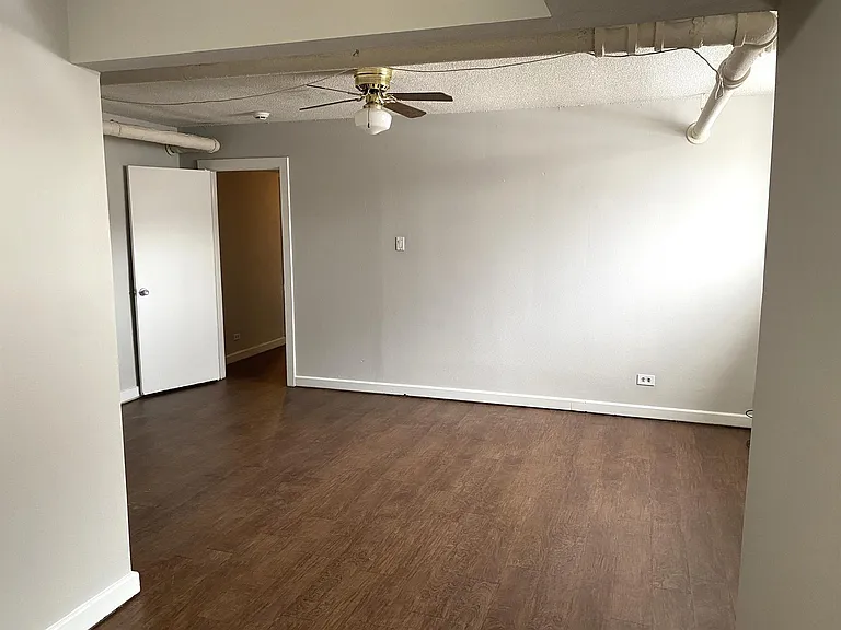 Frances Apartments — Photo 9