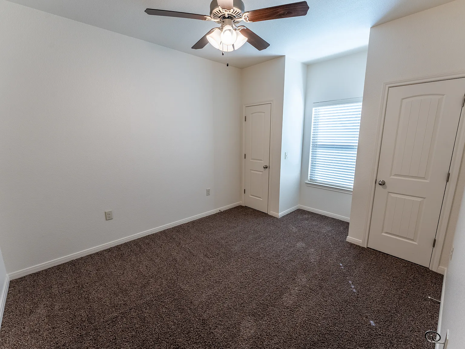 2 bed, 1030 sqft, $1,595 — Photo 4