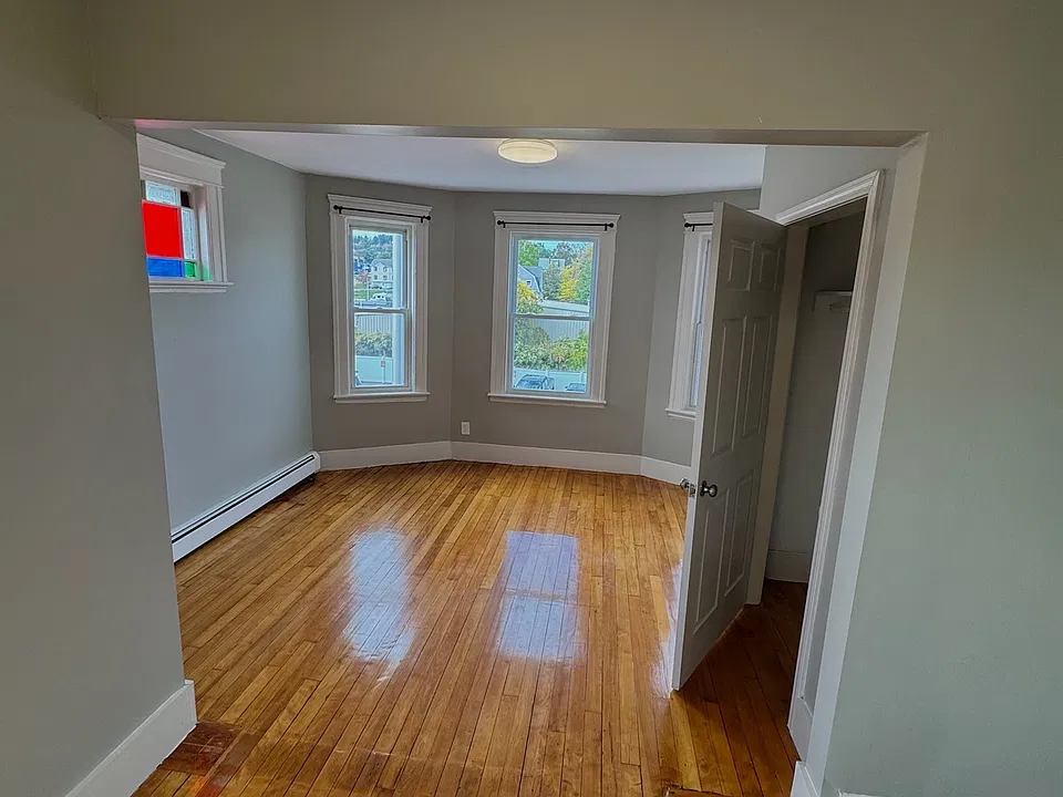 584 W Boylston St #3R