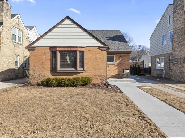 2350 North 89th STREET, Wauwatosa, WI 53226