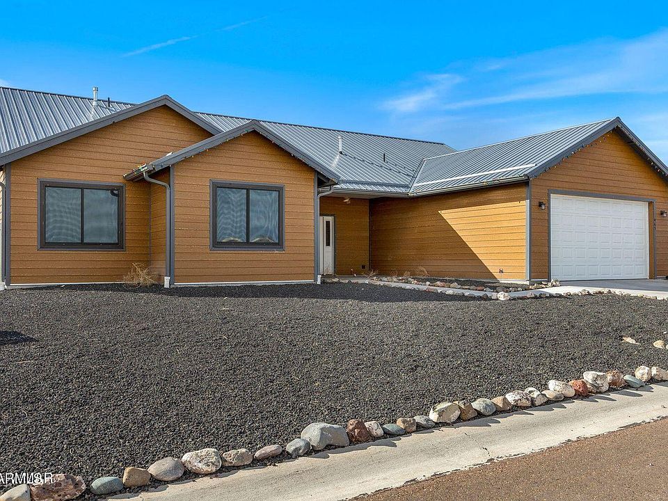 1st image of 465 W 4TH Avenue