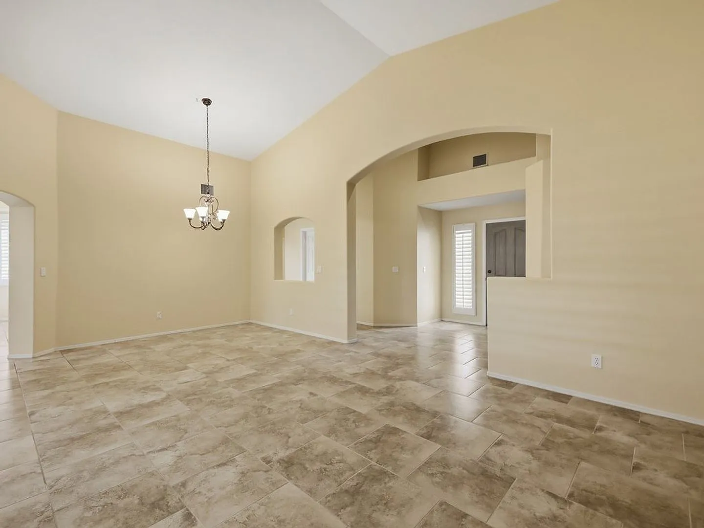 Spacious Oro Valley Home with Flex Room, Arizona Room & Enclosed Backyard — Photo 4