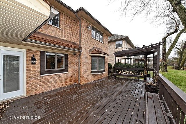 2nd image of 5810 Woodmere Dr