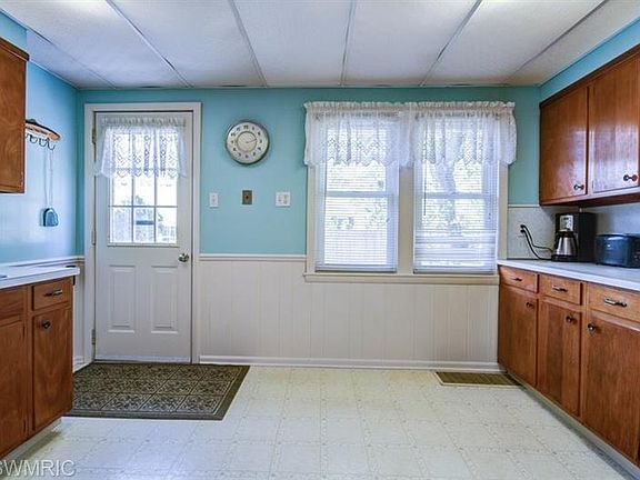 4th image of 7052 Hammond Ave SE
