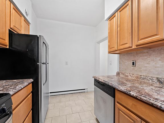 2nd image of 264 Clendenny Ave APT 6