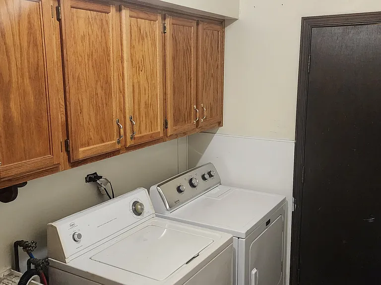 1022 Country Dr — Photo 5