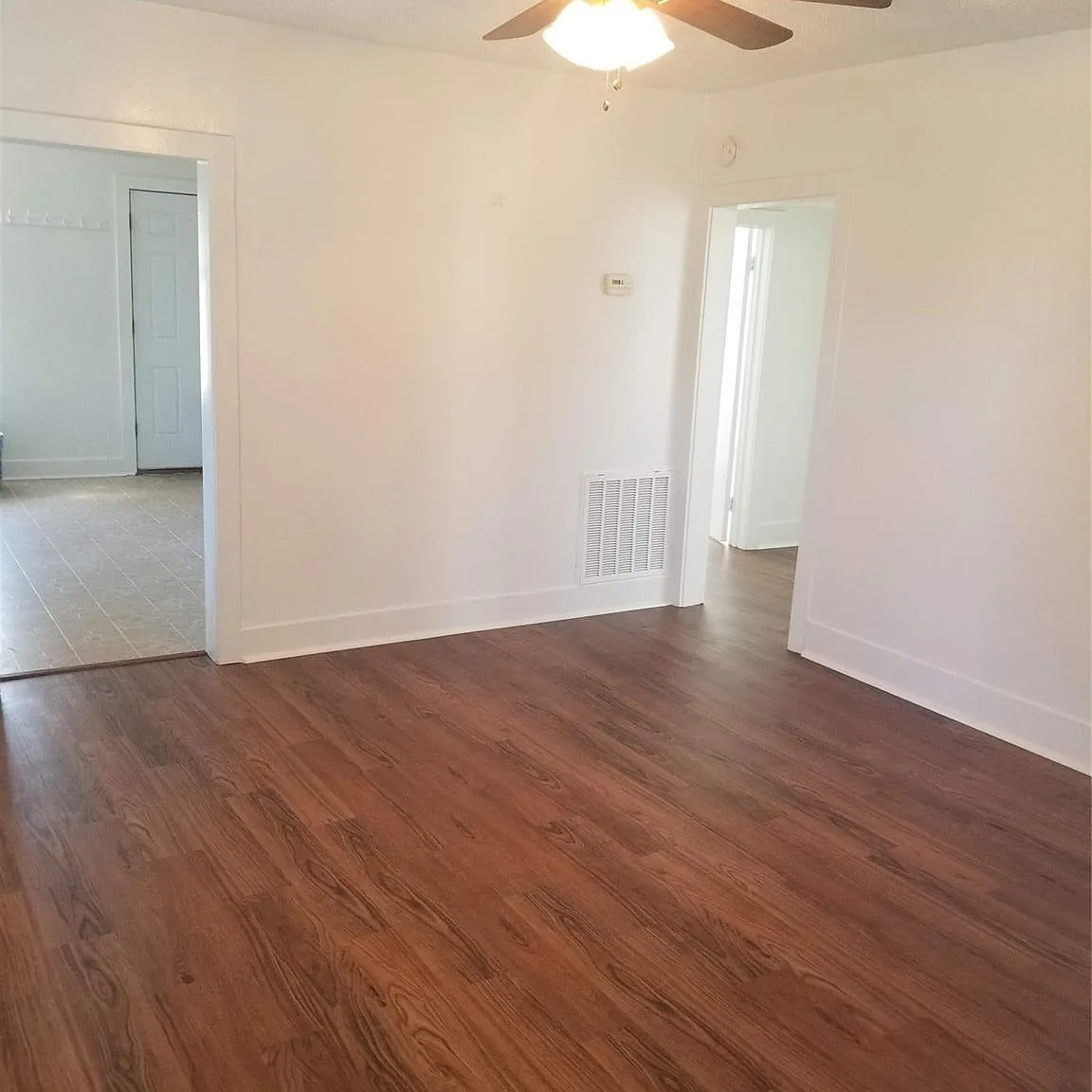 3 bed, 1.0 bath, 1460 sqft, $1,500 — Photo 2