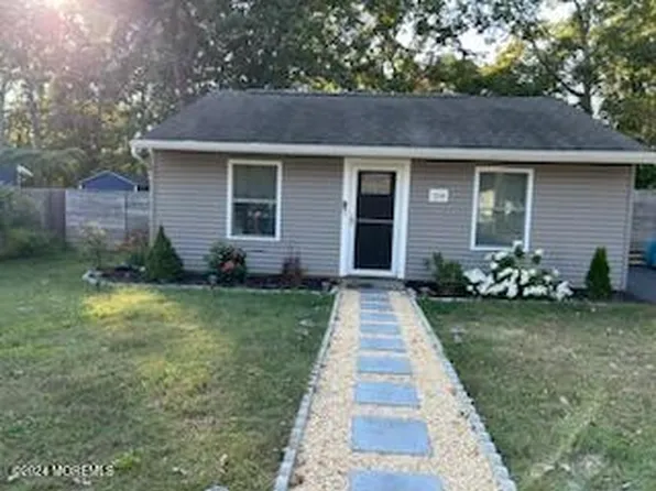 558 Alfred Lane, Toms River, NJ 08753