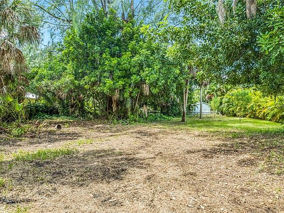 3rd image of 3460 Seagrape Dr