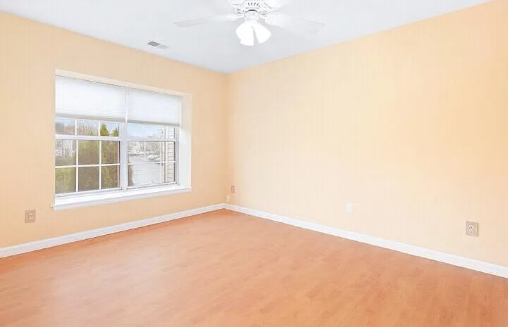 352 Andover Pl — Photo 13