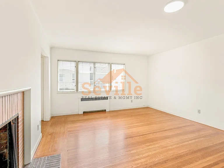 1526 Arch St — Photo 3