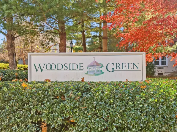 128 Woodside Green #2B, Stamford, CT 06905