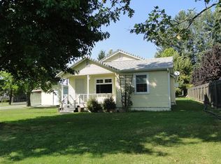 1852 NE Fairview Ave, Grants Pass, OR 97526