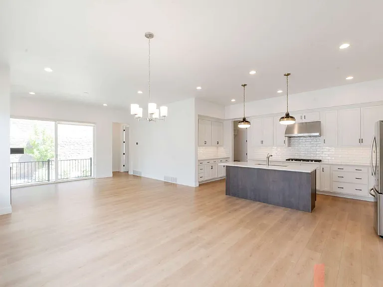1916 W Oakridge Dr — Photo 7