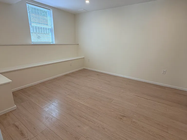 19 Ferdinand St #4 — Photo 14