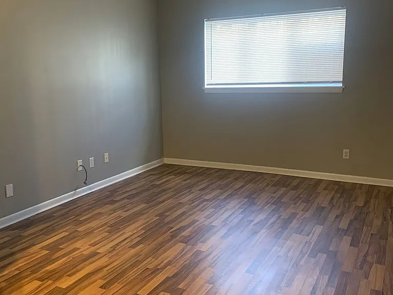 1829 Edenside Ave — Photo 2