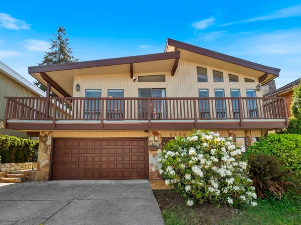 6264 Bryant St, Burnaby, BC V5H 1Y2