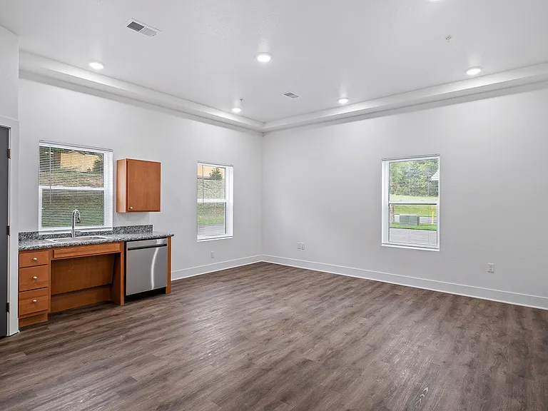 Coopers Landing Apartments — Photo 26