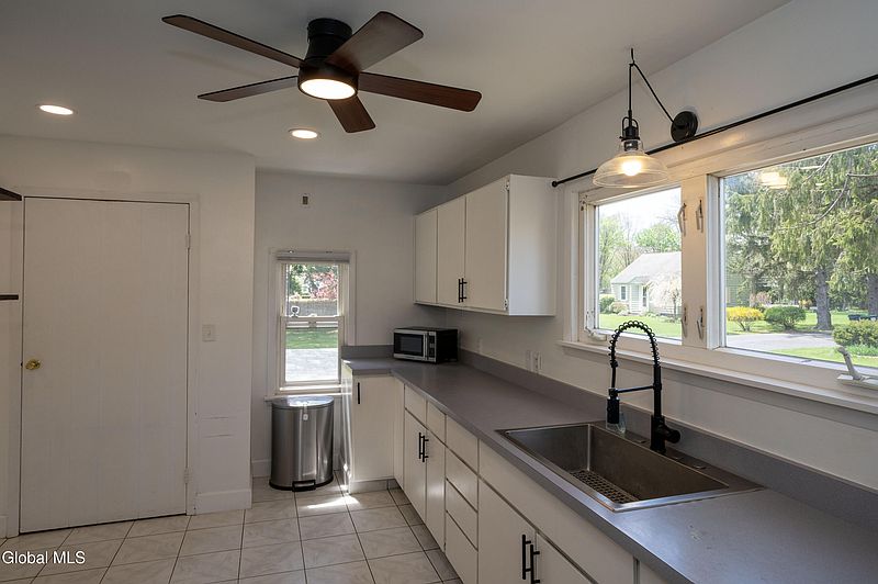 3rd image of 84 Pashley Road