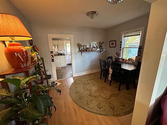 2nd image of 301 Cedar Ave