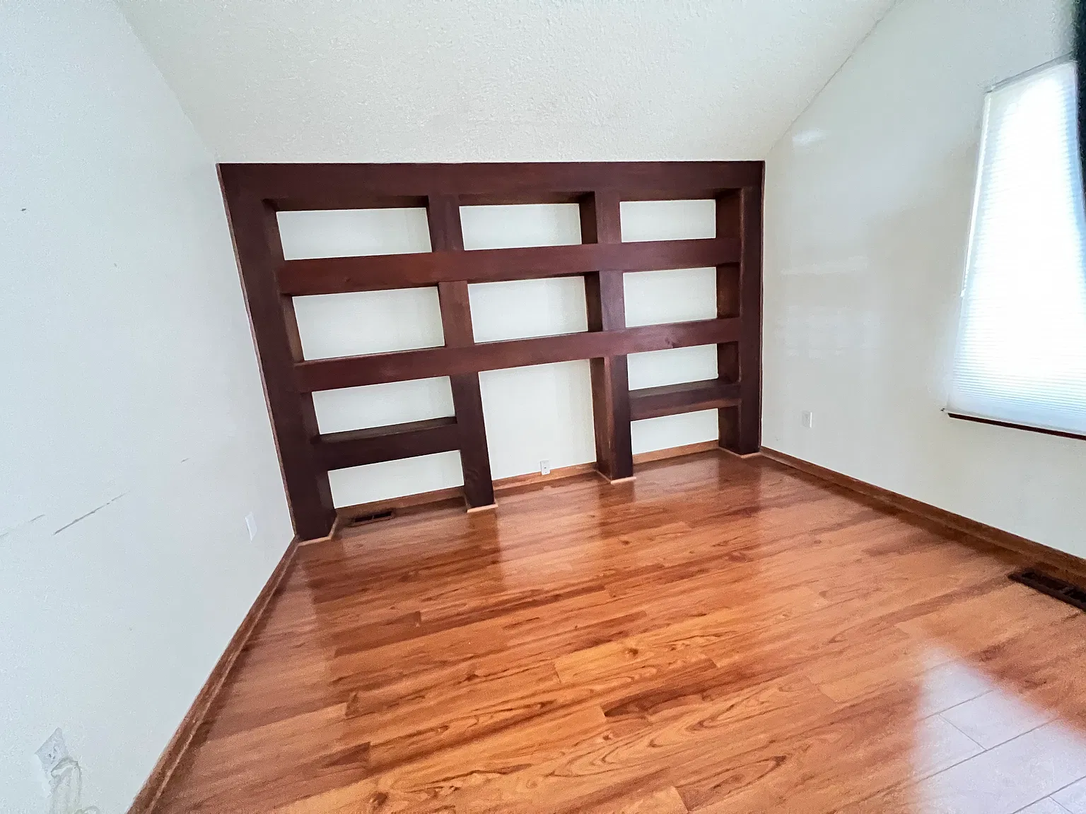 5 bed, 1830 sqft, $2,680 — Photo 4