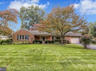 554 Saint Johns Dr, Camp Hill, PA