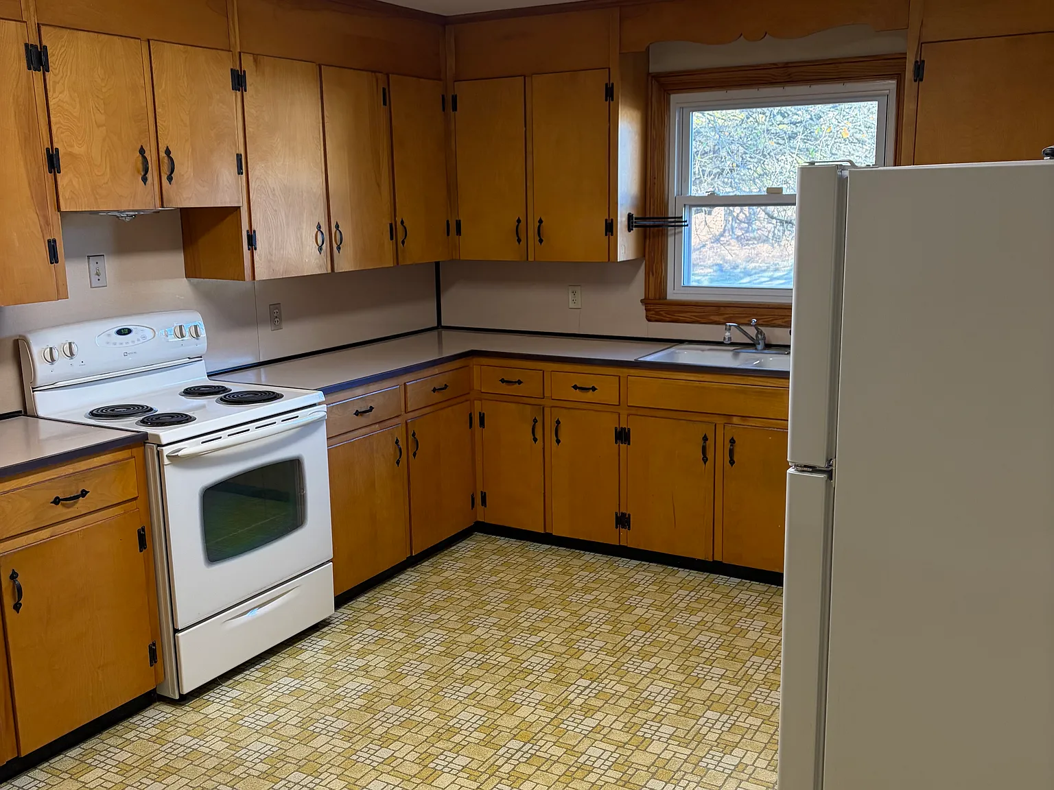 3 bed, 1382 sqft, $1,700 — Photo 3