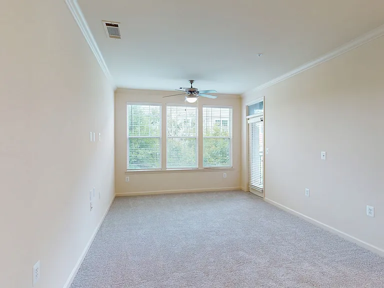 Signal Hill Apartment Homes — Photo 90
