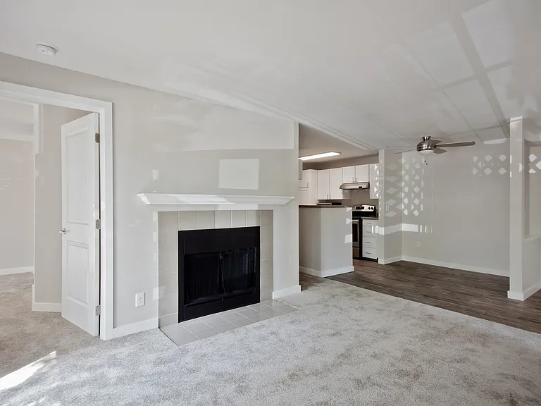 Stonesthrow Apartments — Photo 24