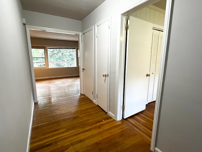 538 N Superior Ave — Photo 22