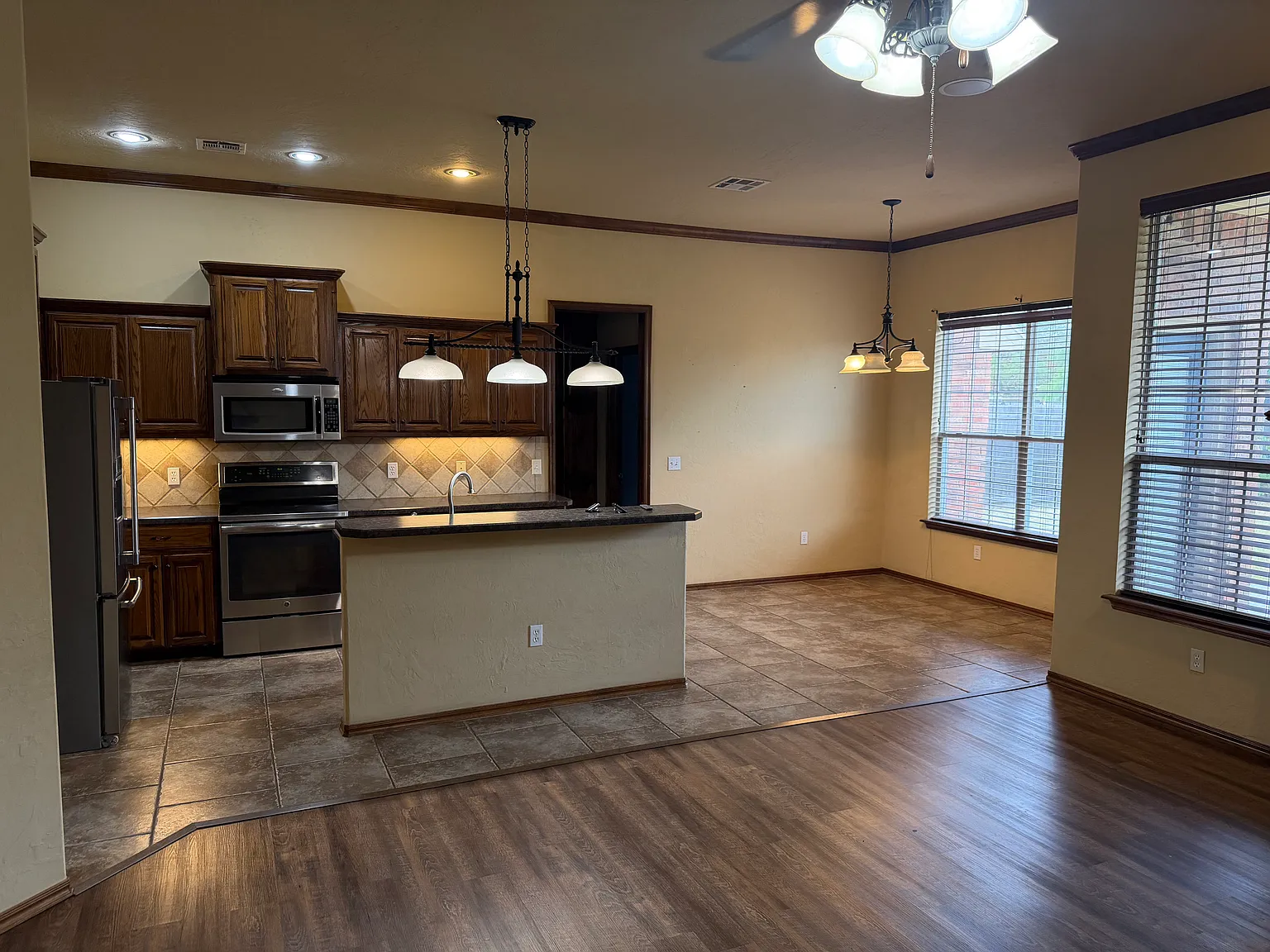 3 bed, 1639 sqft, $1,850 — Photo 4