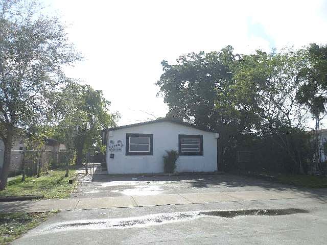 1st image of 2748 NW 13th St