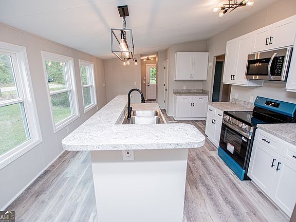 5th image of 59 Spring Ln