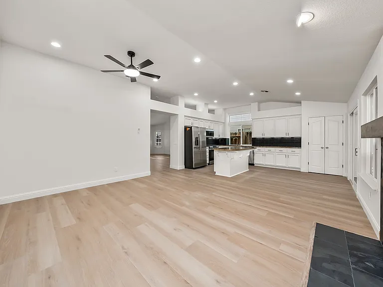 302 Carlina Ct — Photo 10