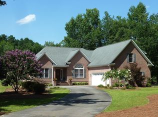 104 Riviera Ct, New Bern, NC 28562