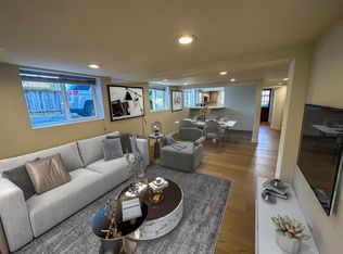 6815 Lower Ridge Rd #B, Everett, WA 98203