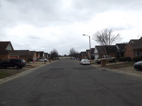 4th image of 7621 Lilly Dr