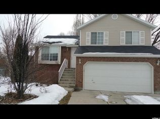 850 W Meadow View Dr, Ogden, UT 84404