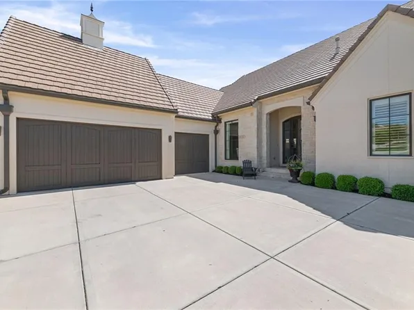 15012 Chadwick St, Overland Park, KS 66224