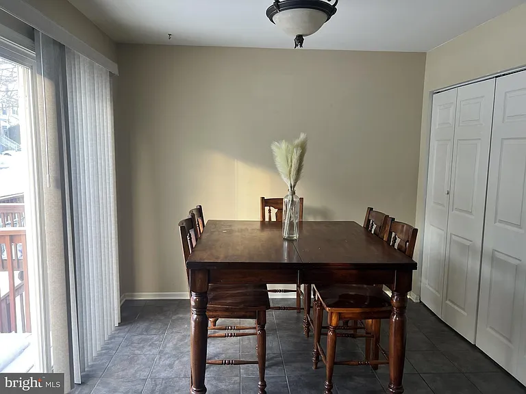 343 Glenn Rose Cir — Photo 4
