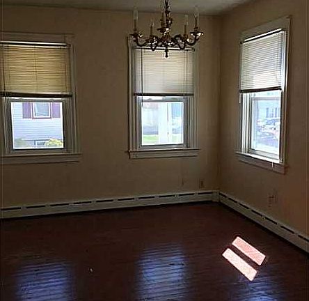3rd image of 59 Saint Elizabeth St