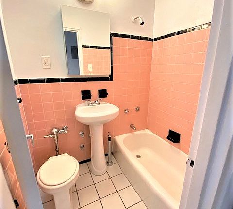 5th image of 432 E 83rd St #3A1