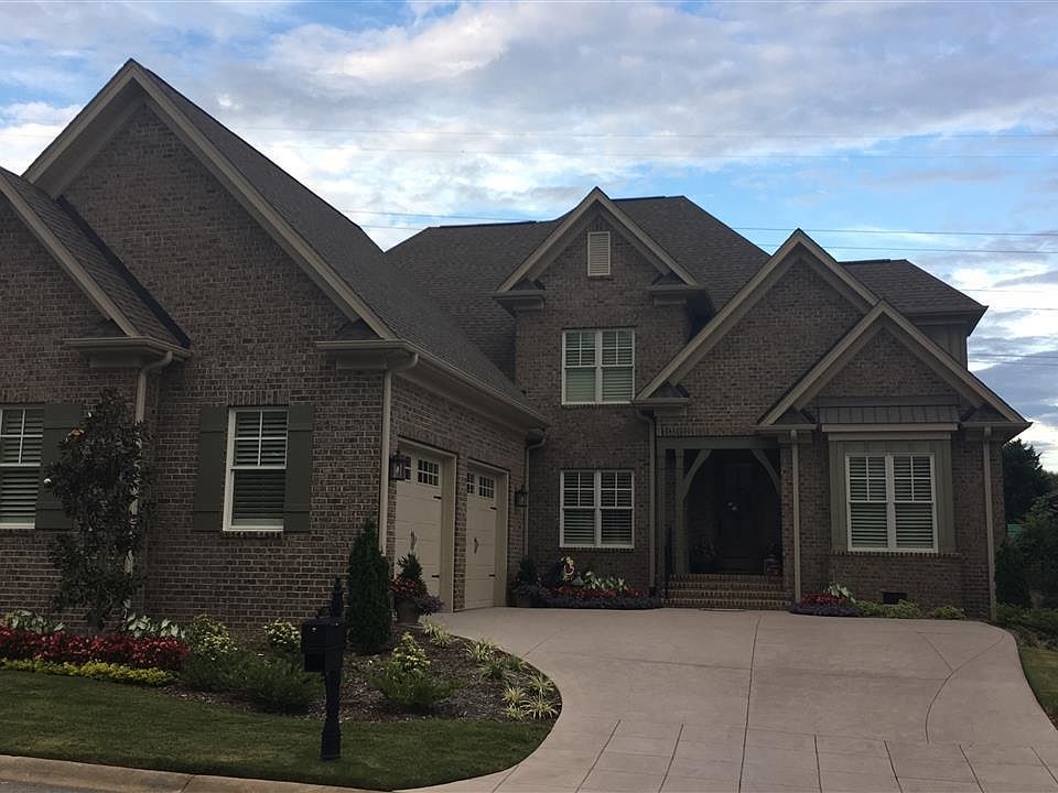 1st image of 124 Charleston Oak Ln