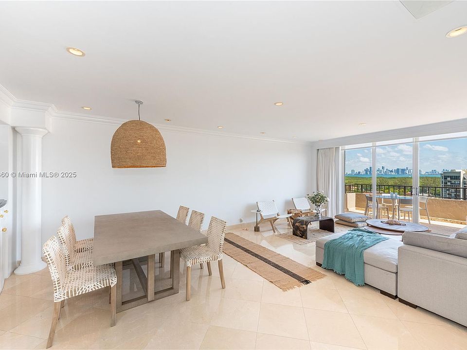 1st image of 151 Crandon Blvd APT 1036