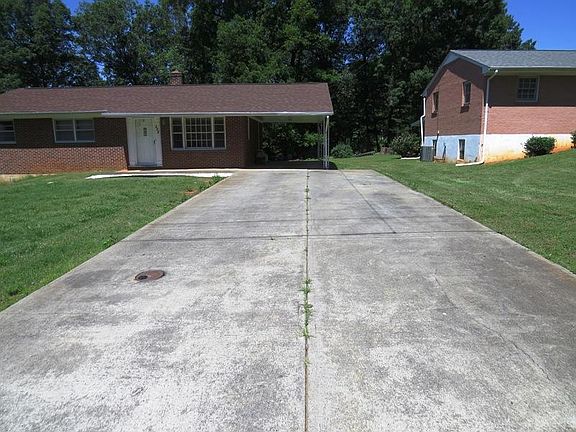 3rd image of 238 Meadowbrook Ln