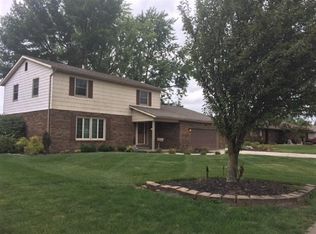 729 Fenway Dr, Lima, OH 45804